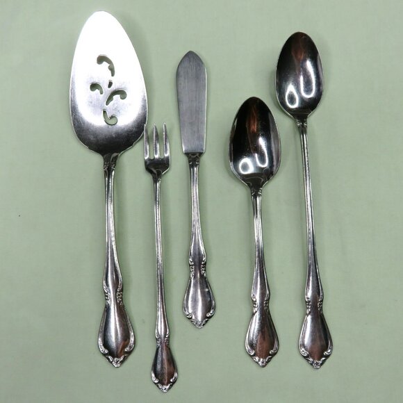 Oneida Chateau Lot of 5 Pie Butter Teaspoon Iced Tea Cocktail Seafood Forks - Picture 1 of 4